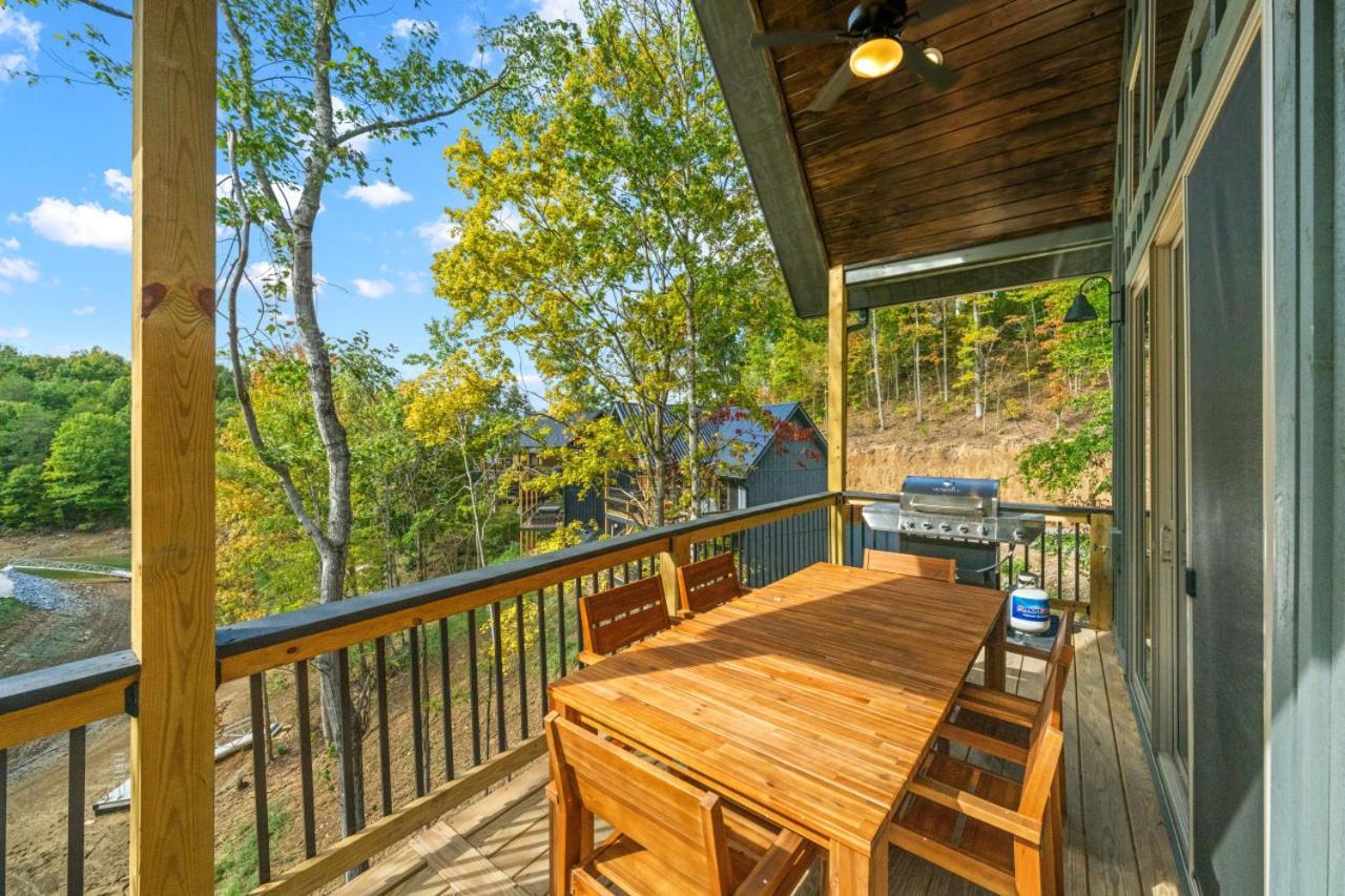 Cozy Cove Retreat W Lake View Hot Tub Firepit Dandridge Exterior photo