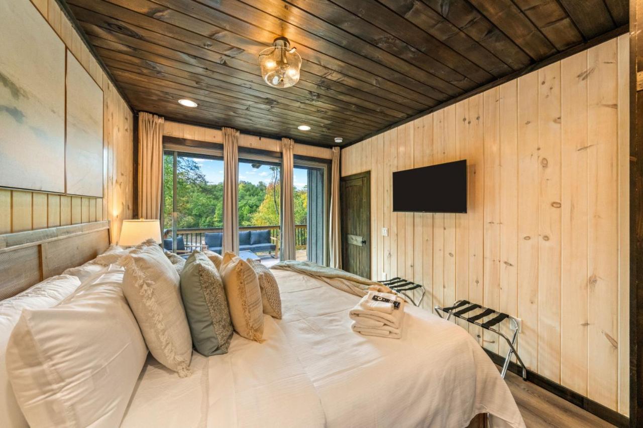 Cozy Cove Retreat W Lake View Hot Tub Firepit Dandridge Exterior photo