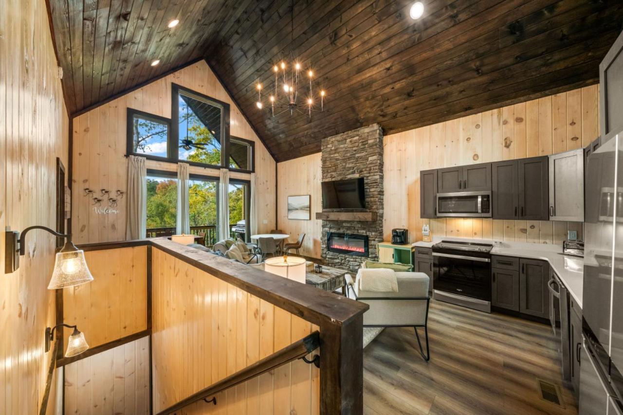 Cozy Cove Retreat W Lake View Hot Tub Firepit Dandridge Exterior photo