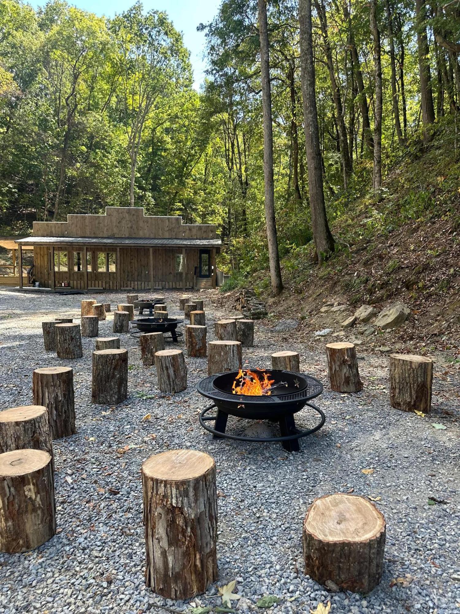 Cozy Cove Retreat W Lake View Hot Tub Firepit Dandridge Exterior photo